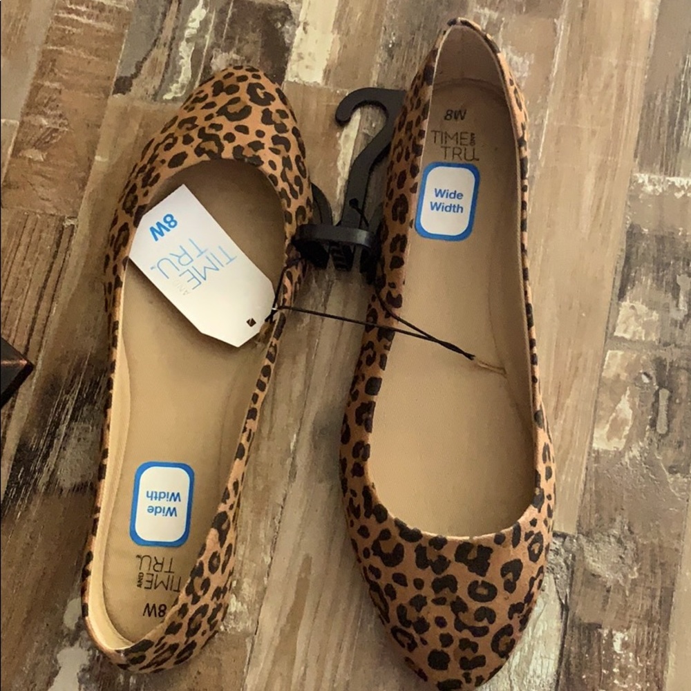 Flat time and tru women’s leopard animal print
